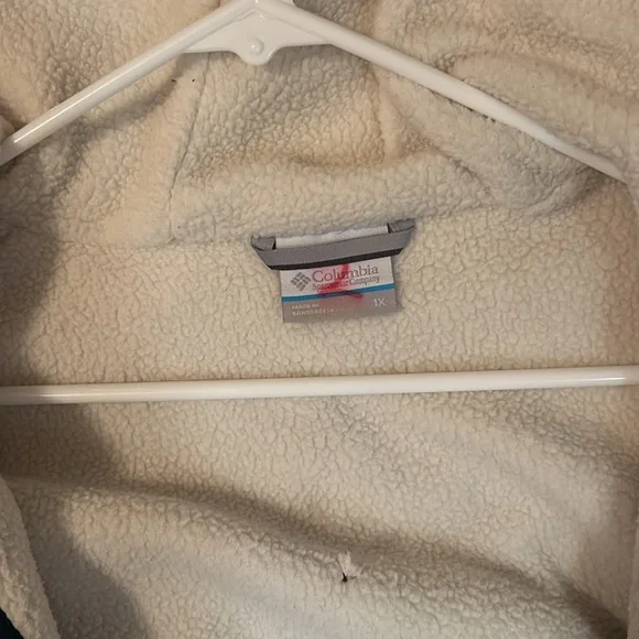 Columbia forest green Performance Jacket with Hood and Insulation - Picture 2 of 3